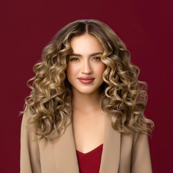 k-pak-color-therapy-model Joico K-Pak Color Therapy Luster Lock спрей за ежедневен бласък и защита на цвета 200 ml